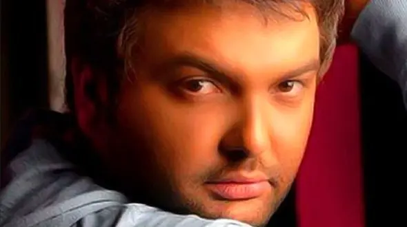 دانلود آواز باشکوه و عاشقانه   «سنجاق» از خواننده محبوب دهه 60، مهدی مقدم+ متن ترانه /ﻣﻦ ﻛﻪ دﻟﻢ رﻓﺘﻪ ﺑﺮات ﺑﺮای ﺣﺎﻟﺖ ﻧﮕﺎت دﻳﻮوﻧﻪ ﻣﻴﺸﻢ ﺑﻪ ﺧﺪا اﮔﻪ ﻧﺒﺎﺷﻪ ﺧﻨﺪه‌ﻫﺎت !