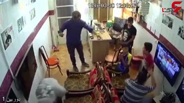 سرقت در روز روشن از گیم‌نت در اهواز+فیلم