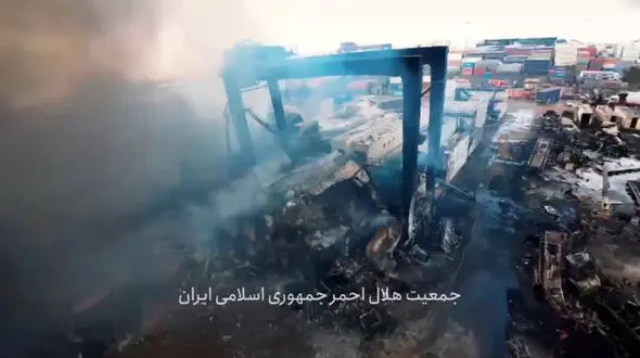 زخم عمیق آتش‌سوزی بندرِ بندرعباس بر زیرساخت ها، قیمت کالاها و  فعالیت انسانی کشور + فیلم