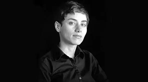 خلاقیت تحسین برانگیز هنرمند ایرانی در نقاشی چهره «پروفسور مریم میرزاخانی» با 27 هزار نگین حماسه آفرید/روحش شاد و یادش گرامی/هنر نزد ایرانیان است و بس