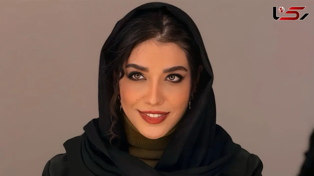 فیلم آوازخوانی  زنده خانم بازیگر با آهنگ گوگوش در صحنه تئاتر / ساناز امامیه کیست؟