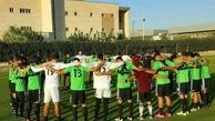 ادای احترام به قربانیان حوادث تروریستی تهران در تمرین تیم ملی فوتبال