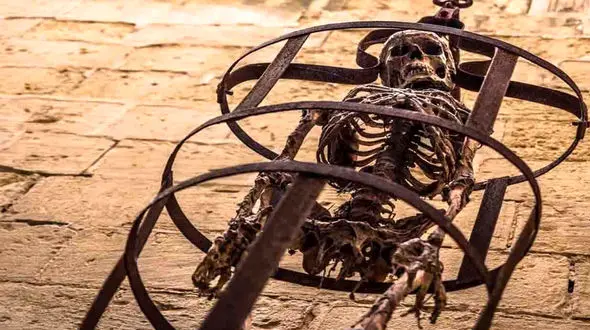 12 شگرد شکنجه دادن که لکه سیاه تاریخ است + عکس ها