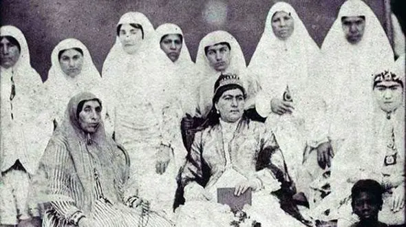 عکس  / نوشته جگرسوز روی سنگ مزار خانه ابدی  دختر ناصرالدین شاه قاجار در بهشت زهرای تهران /  ز مرگت سرد و خاموش ...