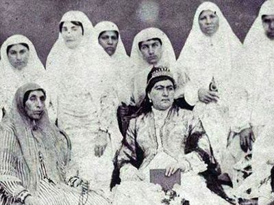 عکس  / نوشته جگرسوز روی سنگ مزار خانه ابدی  دختر ناصرالدین شاه قاجار در بهشت زهرای تهران /  ز مرگت سرد و خاموش ...