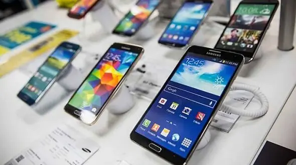 ریزش قیمت گوشی موبایل در بازار ادامه دارد + جزئیات