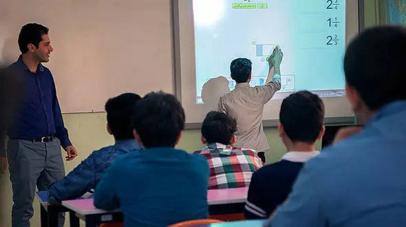 امروز بسیاری از والدین ترجیح می‌دهند فرزندانشان در مدارس خانگی، اینترنتی و بین‌المللی به دور از نظارت آموزش و پرورش تربیت شوند!