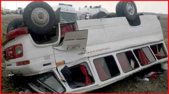 واژگونی خونین مینی بوس پر از مسافر در کرمانشاه + عکس