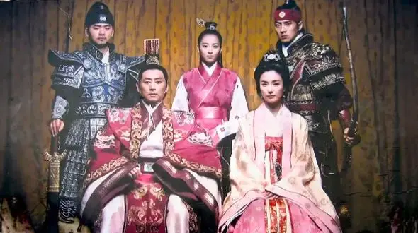 عکس یادگاری بازیگران دربار «گوگوریو» در پشت صحنه سریال جومونگ / یادش بخیر!