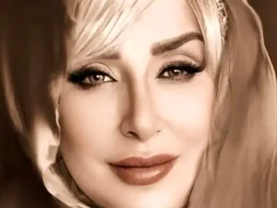 فیلم/ فوتبال بازی خانم مرجانه گلچین  در تیم اسطوره های هنری و ورزشی بانوان هنرمند