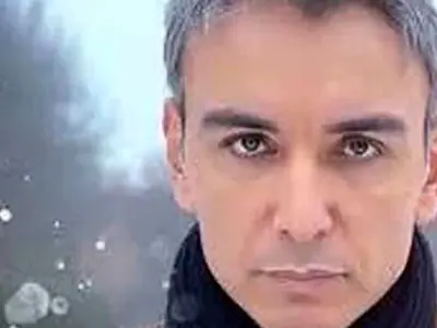 «دلم گرفت» با صدای شادمهر عقیلی؛ بازآفرینی هوش مصنوعی از یکی از ماندگارترین آثار حامی