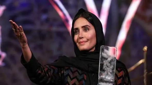 ویو زیبا از دکوراسیون خانه مجردی الناز شاکردوست به سبک خاص با انرژی مثبت