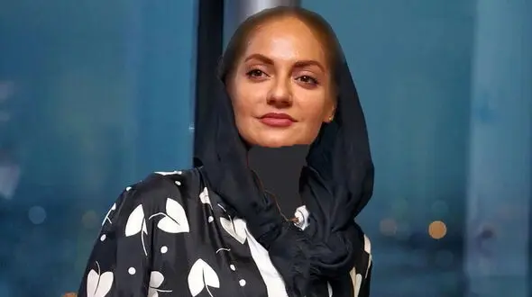 جدیدترین عکس مهناز افشار بعد  مهاجرت دائمی از ایران ! / فقط ماشین لاکچری اش هوش بر است ! در ماشین لاکچری اش 