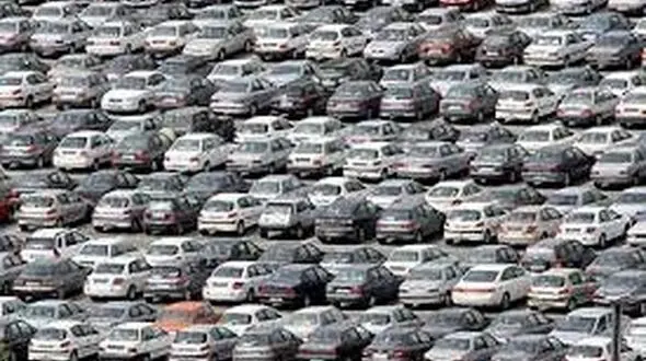  قیمت خودروهای مدل ۹۵ پایین آمد 
