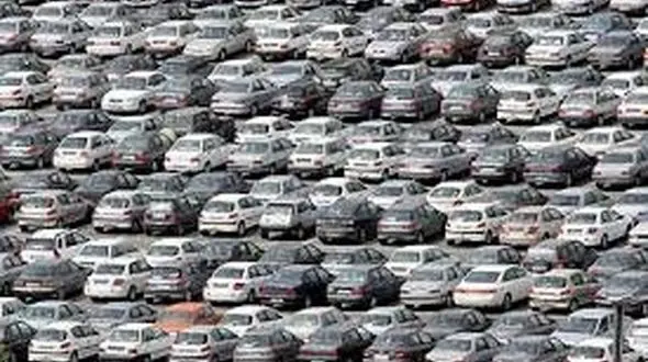  قیمت خودروهای مدل ۹۵ پایین آمد 