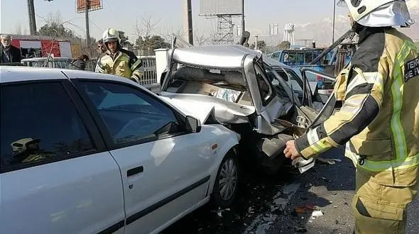  جان باختن راننده یدک‌کِش بین پراید و سمند + تصاویر 