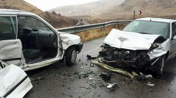 5 مصدوم در تصادف 2 خودرو در کرج