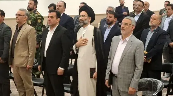 فرماندار کاشان: تحریم ها و مشکلات زیرساختی به اقتصاد کشور ضربه زد/هوش مصنوعی می تواند در تامین نیروی انسانی کمک کند