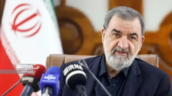 محسن رضایی: اگر آمریکا در روزهای آینده جنگ را ادامه دهد وارد فاز تهاجمی خواهیم شد