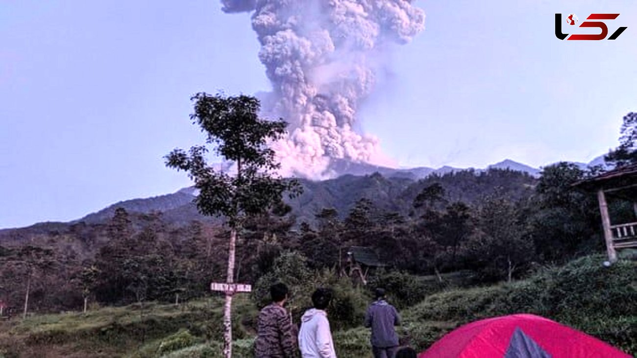 لحظه فوران آتش‌فشان کوه مراپی در اندونزی + فیلم