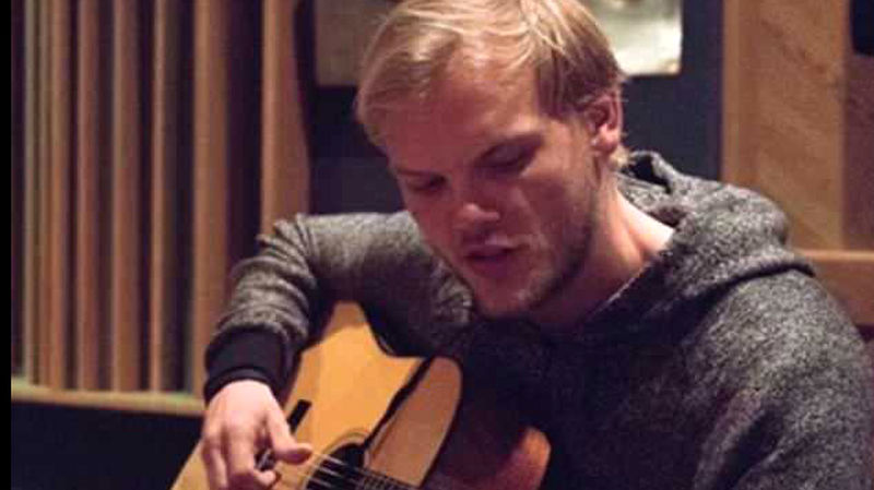 4B5E931C00000578-5639703-He_won_two_MTV_Music_Awards_one_Billboard_Music_Award_and_earned-m-34_1524250781883