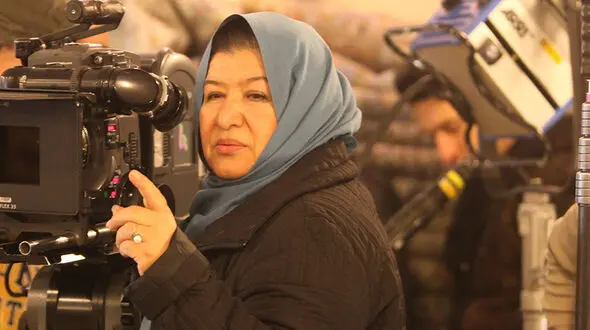 زیر سقف دودی، یک تابو شکنی است