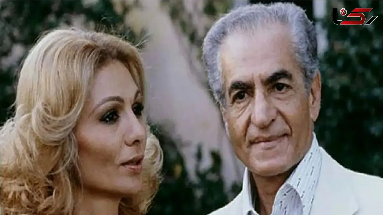 عکس / سفر به ایام قدیم 1342 /  دکتری افتخاری به فرح دیبا توسط محمدرضا پهلوی