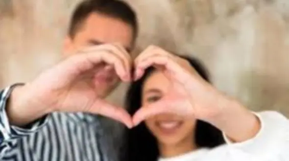 خلاقیت عاشقانه یک جوان برای ابراز دلتنگی برای معشوق درست در وسط جاده/ هنر به کنار احساس هم که فقط نزد جوان ایرانیست و بس!