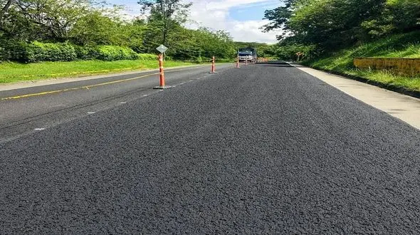 فیلم/ آسفالت کردن خیابان‌ها به روش چینی‌ها 