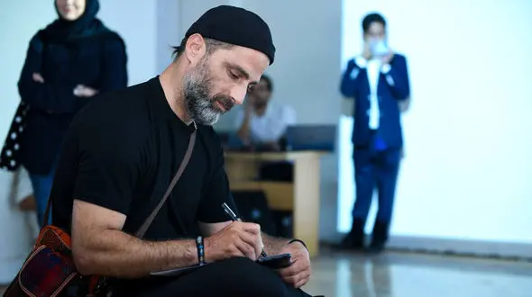 «خودمعشوق‌پنداری» 14 مرتبه اجرا شد/ پرفورمنسی بداهه از جنس تجربه‌های زیست روزمره