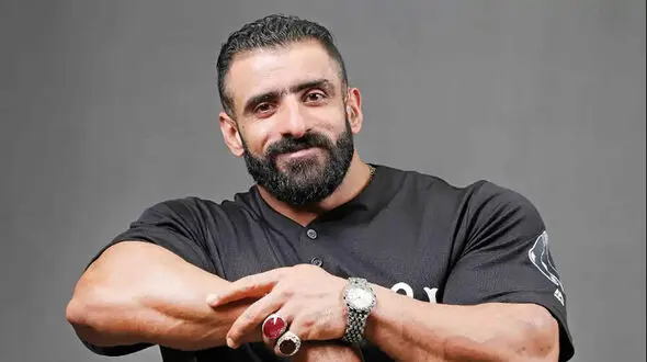 هادی چوپان بدن تکه تکه‌اش را به رخ کشید + عکس