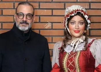 عکس / درخشش بهنوش طباطبایی در پشت صحنه نمایش الیور توئیست با تیپ و استایل ویکتوریایی در کنار مهمان ویژه علیرضا قربانی و سیامک انصاری ...