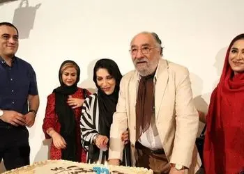 داریوش ارجمند : عروسم یاسمینا در دفتر من با پسرم آشنا شد .... تحصیلکرده امریکاست و من باباشو ... دخترم خانم دکتره اونم از مالزی ... / عروسم شاگردم بود و همون موقع ....