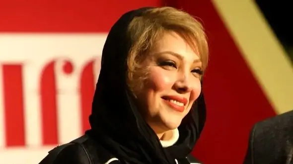 نگاهی به استایل ترندی صدف اسپهبدی در یک مراسم سینمایی / تماما مشکی و قهوه ای!