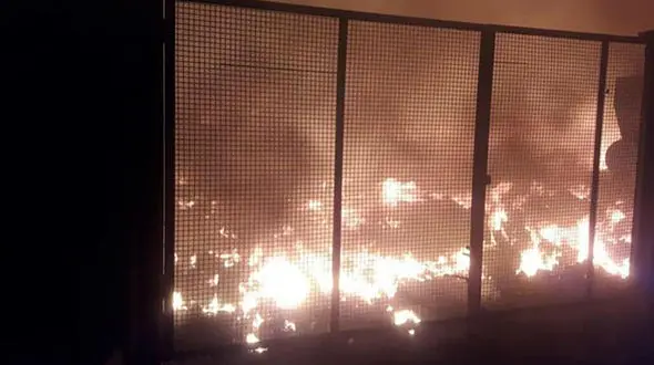 حمله با مواد آتش زا به دادگاه انقلاب اسلامی شیراز