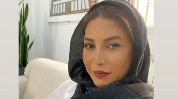 بشقاب‌های عتیقه و دیوار کوب خانه ویلاییِ فریبا نادری در تهران با رونمایی از شومینه تمام سنگ خانم بازیگر+عکس/مثل همیشه شیک و اعیانی