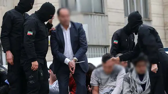 گنده لات مشهد ادای شاه مازندران را در آورد / این جوان در یک فیلم برای پلیس خط و نشان کشیده بود 
