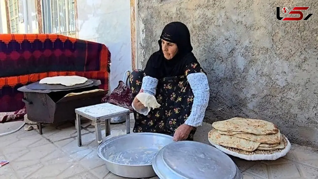 غذای روستایی ایرانی؛ پخت خورشت بوقلمون و نان ساجی + فیلم