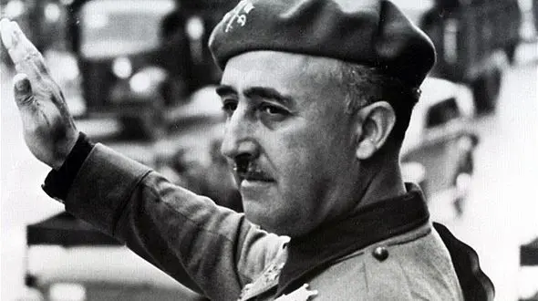 دیکتاتور سابق نبش قبر و جسدش به مکانی نامعلوم منتقل می شود + عکس 