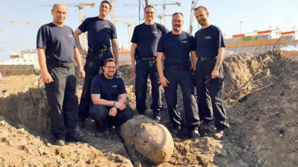 بمب ۵۰۰ کیلوگرمی منفجر نشده جنگ خنثی شد + عکس