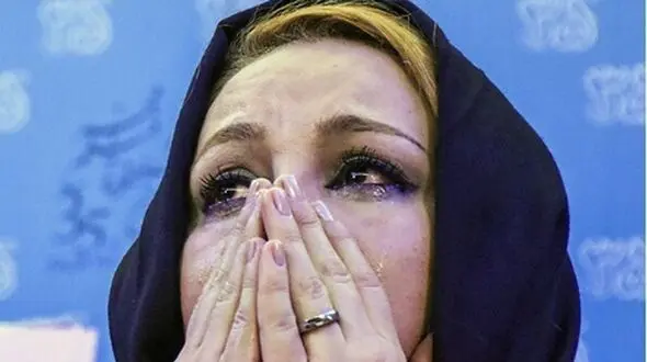 فیلم / گریه‌های جگرسوز  بهنوش بختیاری : الان مردم میگن این هم گداست ... هم ...هیچ چیزشم  که خوب نیست ....