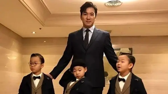 رونمایی از همسر کره‌ای جوان و 3 قلوهای بانمک جومونگ در زندگی واقعی/ چه خانواده پرجمعیتی+عکس