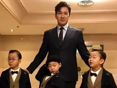 رونمایی از همسر کرهای جوان و 3 قلوهای بانمک جومونگ در زندگی واقعی/ چه خانواده پرجمعیتی+عکس