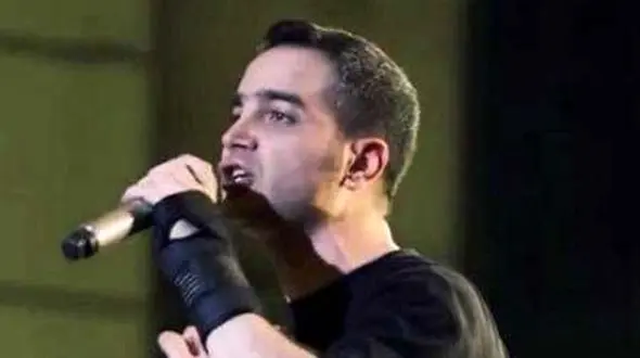 دانلود آهنگ محسن یگانه / یه کاغذ یه خودکار... دوباره شده همدم این دل دیوونه