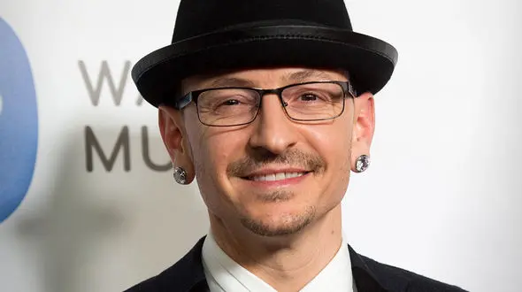 خواننده معروف خودکشی کرد +فیلم و عکس