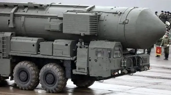 موشک اورشنیک روسیه دردسری بزرگ برای ناتو با الهام از تجربیات ایران