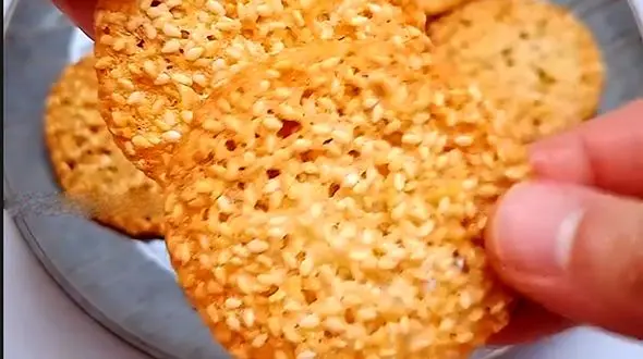 فرمول تهیه سوهان کنجدی ترد + فیلم