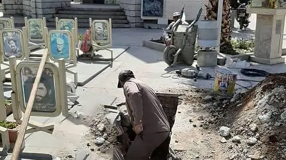 عکس/ آماده سازی مزار سردار حجازی در جوار برادر شهیدش