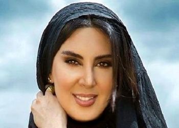 جدید ترین عکس از چهره لیلا بلوکات و خواهر دوقلویش در یک مزون لباس / دوتا خواهر چه ستی زدن...!