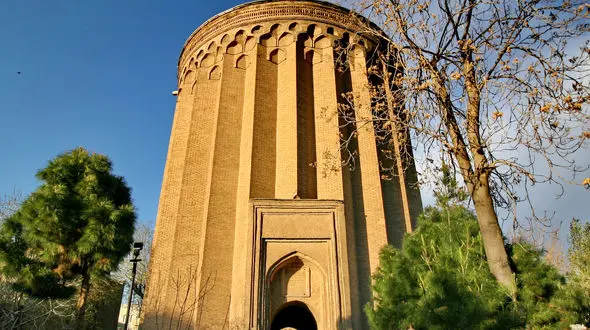 از برج طغرل در شهر ری تا زیبایی های ایران
